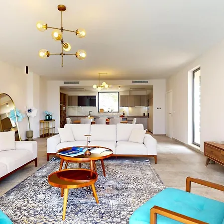 Villa Figs And Olives *