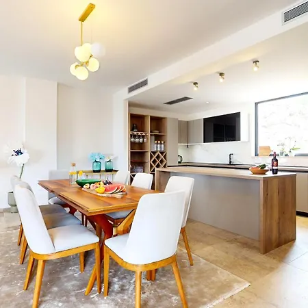 Figs And Olives Dolac