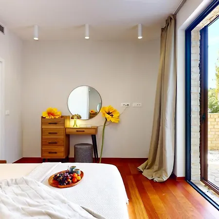 Figs And Olives Dolac