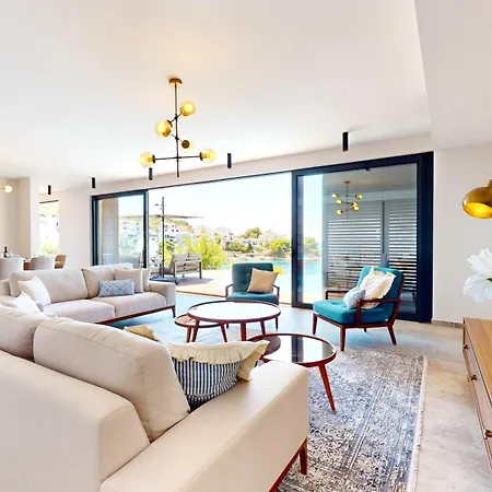 Villa Figs And Olives *