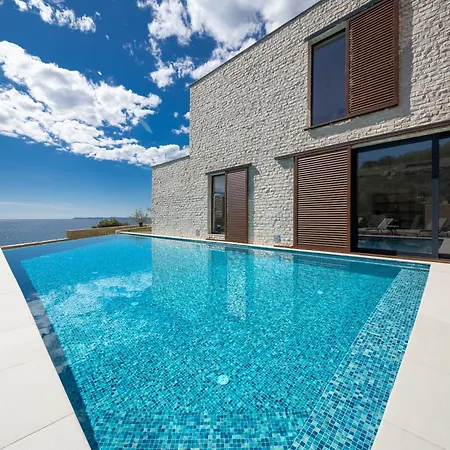 Villa Figs And Olives *