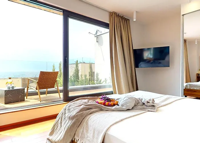 Figs And Olives Willa Dolac