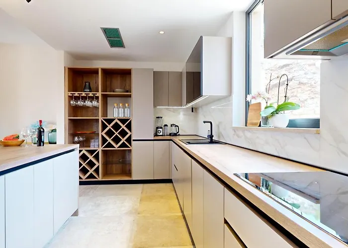 Figs And Olives Willa Dolac