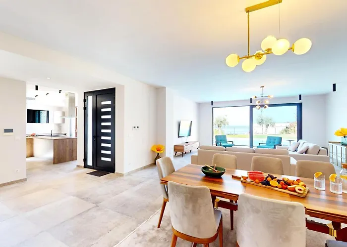 Figs And Olives Dolac