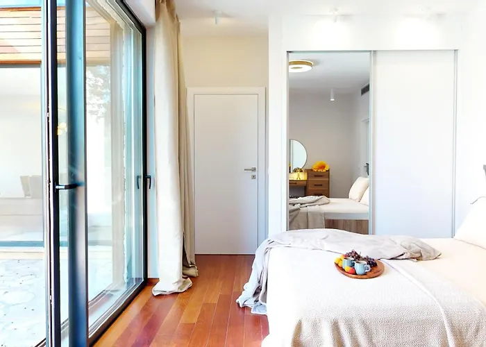 Figs And Olives * Dolac