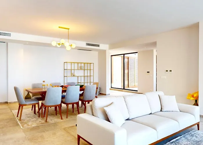 Figs And Olives Willa Dolac