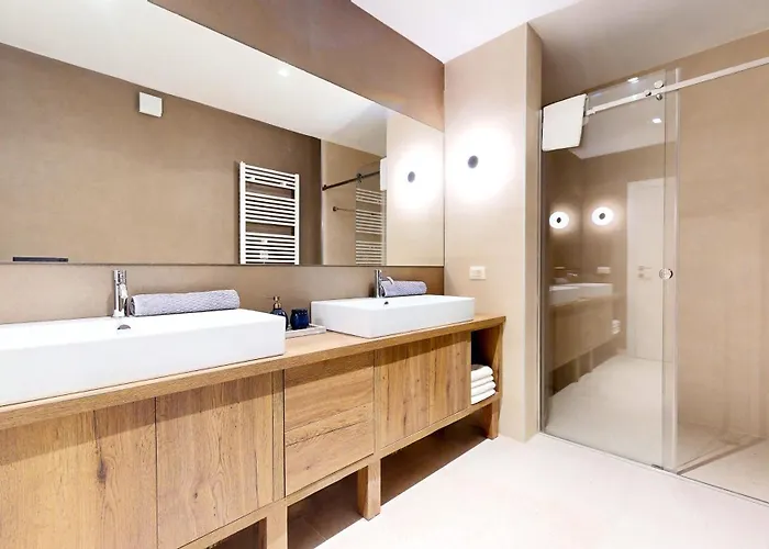 Willa Figs And Olives *