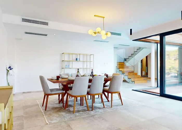 Willa Figs And Olives