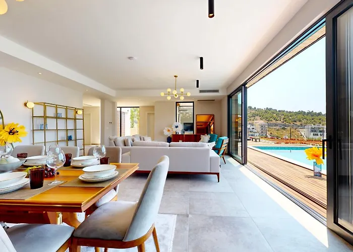 Figs And Olives Willa Dolac