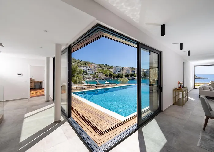 Figs And Olives Dolac