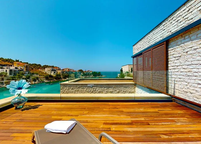 Figs And Olives Dolac